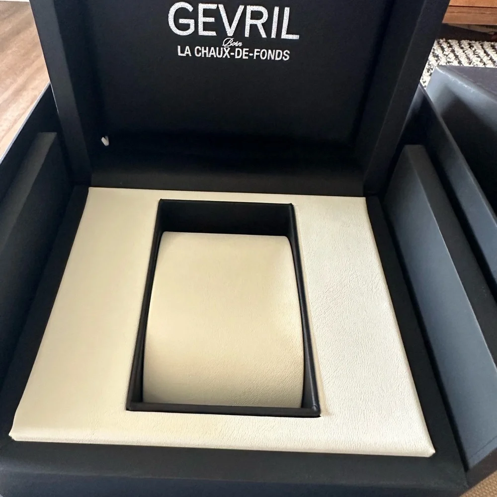 Gevril Men’s Watch Box for Storage or Display. Empty. Gevril Group - Picture 6 of 7